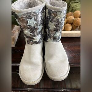 UGG Sequin Star Embellished Shearling Lined Boots - Light Gray